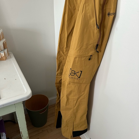 Burton AK Gore-Tex 2L Kimmy Bib Snowpants Woodthrush - Picture 8 of 15